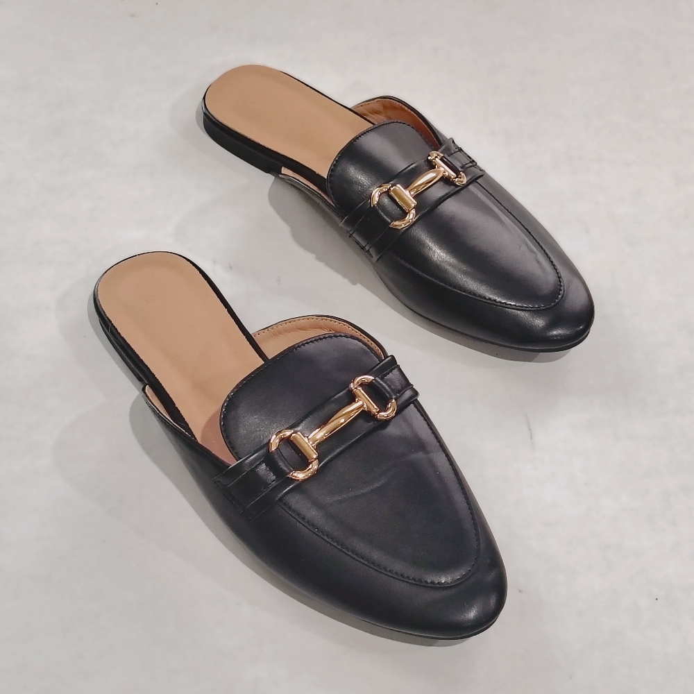 Elegant Black Loafers with Gold Accent Size 39